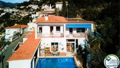 Chalet on Carrer d'Antoni Canals photo 2