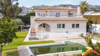 Chalet on Calle Baixada Costa de Llevant S-N photo 2