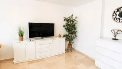 Apartment in El Paraíso-Atalaya-Benamara photo 10