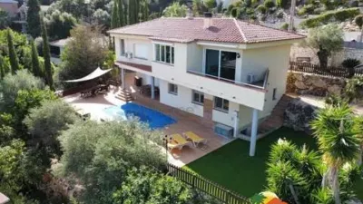 Chalet on Calle Lluisa Usall i Bosch No Number photo 49