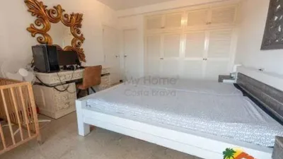 Chalet on Carrer Montroig photo 24
