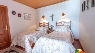 Chalet on Carrer del Riu Muga photo 24