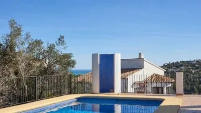 Chalet on Carrer Violetas photo 17