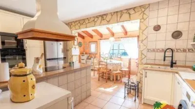 Chalet on Carrer del Riu Muga photo 19