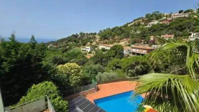 Chalet on Avinguda dels Arbres photo 2