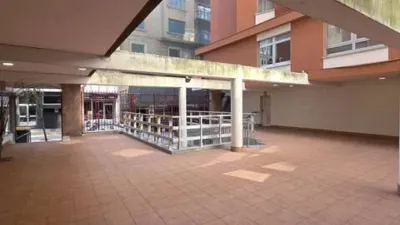 Local comercial en venta en Calle de Federico Tapia - Más