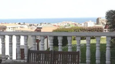 House in the Centre photo 2