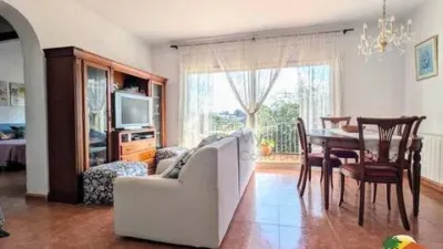 Chalet on Carrer del Tarragonès photo 4