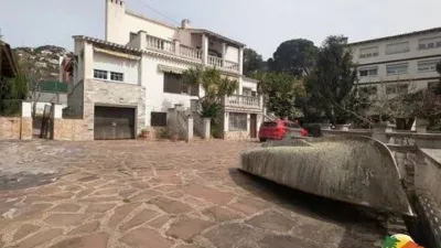Chalet on Carrer de Berga photo 2