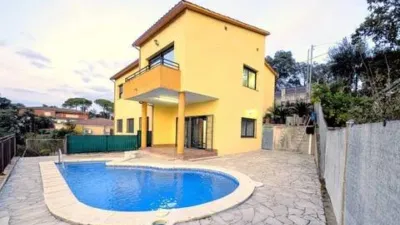 Chalet on Carrer del Clavell photo 4
