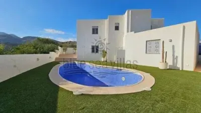 Chalet en calle Primavera photo 2
