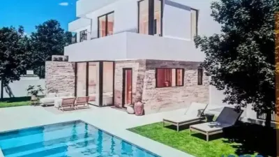 Chalet in Golf Bahía Urbanization photo 17