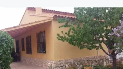 Chalet on Calle E photo 3