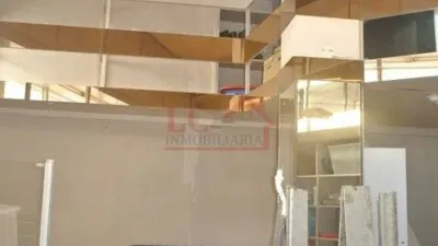 Local comercial en alquiler en Plaza del Comercio - Más