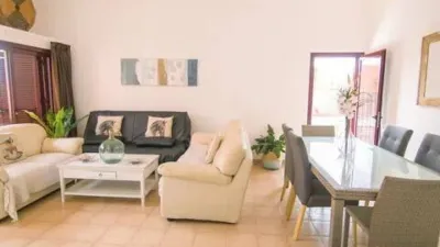 Chalet en venta en Calle Sabina, La Oliva de 355.000 €
