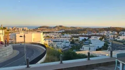 Duplex Penthouse with Dream Views: Infinite Mediterranean Sea Views - Camporosso Village, Finestrat 112 m² interior | 191.51 m² total built-up area | 170.27 m² usable surface 3 bedrooms | 3 bathrooms 82.56 m² of terraces, including a spectacular rooftop solarium of 43.82 m² with jacuzzi Stunning panoramic sea views 1 parking space included Energy Class A - Extremely energy efficient (30 kWh/m²/year) Layout: First Floor (74 m²): Open-plan living-dining room with modern kitchen, 2 bedrooms (master with en-suite bathroom), 2 bathrooms and 16 m² terrace with sea views. Second Floor (29 m²): Spacious third bedroom/multi-purpose room, bathroom, storage room, 16.60 m² terrace, plus an impressive rooftop solarium of 43.82 m² with 180° panoramic sea and Benidorm skyline views! Features: Air conditioning (heating/cooling) | Automatic awnings and electric shutters | Alarm system | Fully equipped modern kitchen | Parking space included | Energy rating A | All furniture included | Complete smart home system controllable via mobile app (electric shutters, all lights, air conditioning, door intercom and more) Community Services: Outdoor and heated swimming pools | Padel court | Gym | Children's playground | Gardens Privileged Location - Calle Colombia 2, Finestrat: 10 min to beaches | Shopping centres and supermarkets | Golf courses | Restaurants | Medical services and schools Perfect for: Families, investors, seekers of Mediterranean lifestyle, permanent or holiday residence, the best of life on the Costa Blanca. A Unique Opportunity: Modern duplex penthouse with A energy certification, huge private rooftop solarium with jacuzzi, smart home technology and all furniture included in one of the most complete urbanisations on the Costa Blanca. photo 46