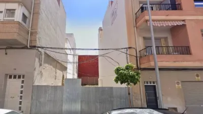 Terreno en venta en Carrer de Vicente Blasco Ibáñez, cerca de Carrer de Juan Vázquez de Mella - Més