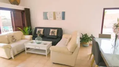 Chalet en venta en Calle Sabina, La Oliva de 355.000 €