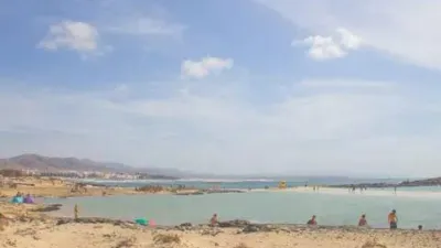 Chalet en venta en Calle Sabina, La Oliva de 355.000 €