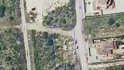 Terreno en venta en Carrer Jean Ingres - Más