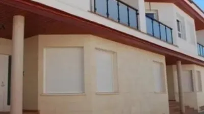 Townhouse in La Gineta photo 2
