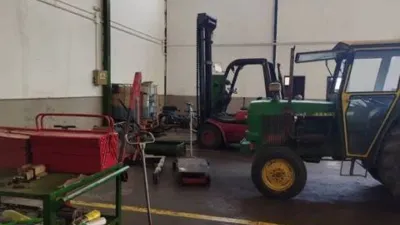 Nave industrial en venta en Carretera de Albacete, cerca de Calle de Fuentealbilla - Más