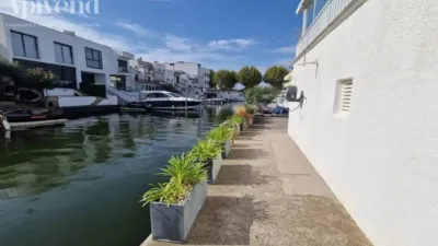 Apartment in Empuriabrava photo 28