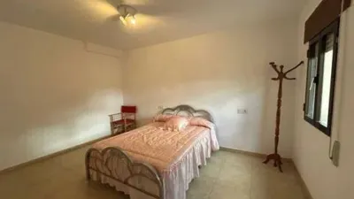 Chalet en Perales del Puerto photo 6