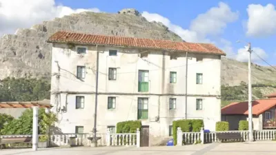 Apartment in Santullán Neighborhood photo 3