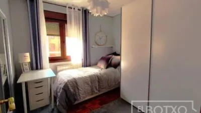 Apartment in Iralabarri photo 8