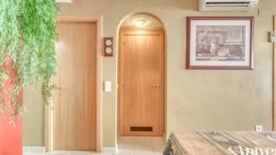 Apartment on Carrer de Joanot Martorell photo 18