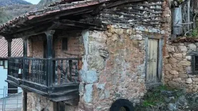 Rustic house in Bárzana de Quirós photo 8