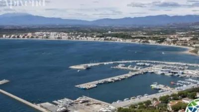 Apartment in Port Esportiu-Canyelles-Puig Rom photo 19