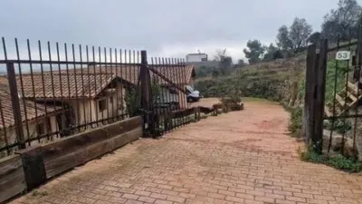 Chalet in Olesa de Bonesvalls photo 2
