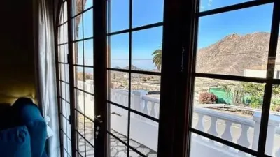 Chalet on Calle San Miguel de Abona, No Number photo 21