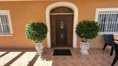 Chalet on Calle del Pino photo 3