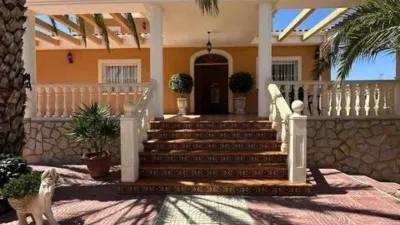 Chalet on Calle del Pino photo 4