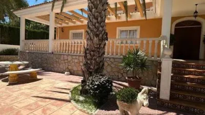 Chalet on Calle del Pino photo 5