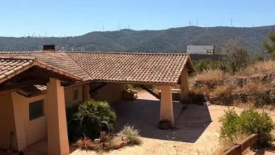 Chalet in Olesa de Bonesvalls photo 4
