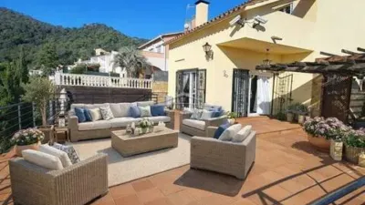 Chalet on Carrer de Júpiter photo 2