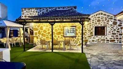 Chalet on Calle San Miguel de Abona, No Number photo 2
