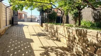 Semi-detached house in Chapinería photo 19