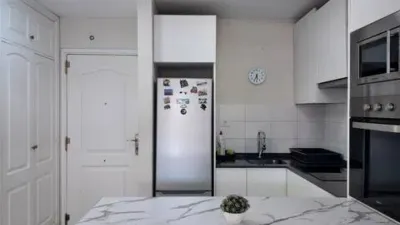 Piso en calle Odisea photo 9