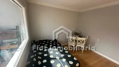 Flat Inmobiliaria is selling a flat in the Centro de Castro - Urdiales area, located with all amenities at hand, close to Ostende beach and the port. It comprises a living-dining room, three bedrooms, kitchen, bathroom and terrace. The property needs updating, with double-glazed PVC windows. Concrete building with lift. An excellent opportunity both as a main residence and as an investment, thanks to its central location and proximity to the sea. If you are interested, please get in touch with us to arrange a viewing! photo 15