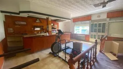 Casa – Os Dices, Ataúde, A Igrexa - Més