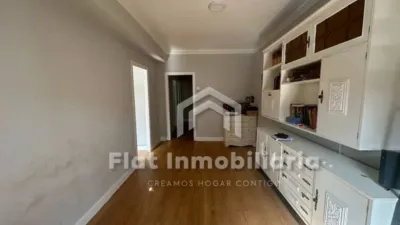 Flat Inmobiliaria is selling a flat in the Centro de Castro - Urdiales area, located with all amenities at hand, close to Ostende beach and the port. It comprises a living-dining room, three bedrooms, kitchen, bathroom and terrace. The property needs updating, with double-glazed PVC windows. Concrete building with lift. An excellent opportunity both as a main residence and as an investment, thanks to its central location and proximity to the sea. If you are interested, please get in touch with us to arrange a viewing! photo 11