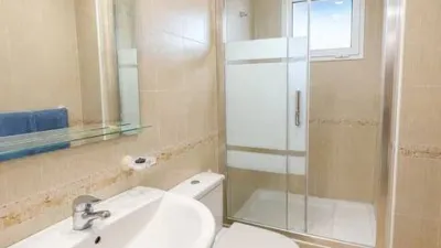 Apartment on President Adolfo Suarez Street photo 10