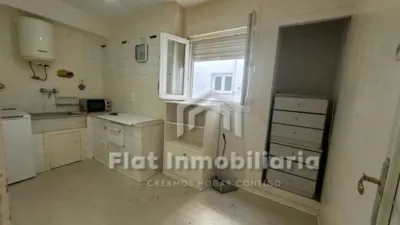 Flat Inmobiliaria is selling a flat in the Centro de Castro - Urdiales area, located with all amenities at hand, close to Ostende beach and the port. It comprises a living-dining room, three bedrooms, kitchen, bathroom and terrace. The property needs updating, with double-glazed PVC windows. Concrete building with lift. An excellent opportunity both as a main residence and as an investment, thanks to its central location and proximity to the sea. If you are interested, please get in touch with us to arrange a viewing! photo 6