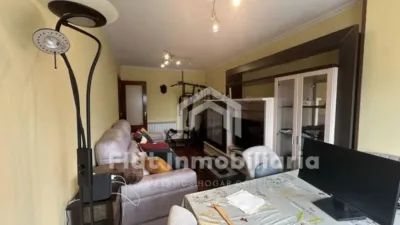 Flat Inmobiliaria is selling a flat in the Centro de Castro - Urdiales area, located with all amenities at hand, close to Ostende beach and the port. It comprises a living-dining room, three bedrooms, kitchen, bathroom and terrace. The property needs updating, with double-glazed PVC windows. Concrete building with lift. An excellent opportunity both as a main residence and as an investment, thanks to its central location and proximity to the sea. If you are interested, please get in touch with us to arrange a viewing! photo 22