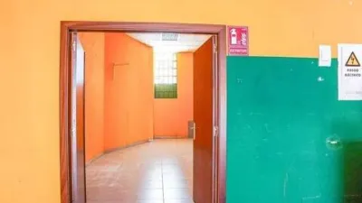 Local comercial en venta en Calle del Doctor Fléming, cerca de Calle de la Gran Vía - Más